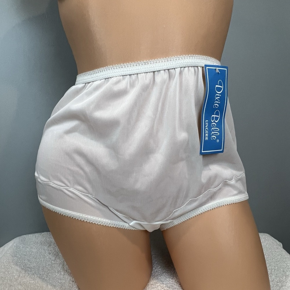 Dixie Belle Scalloped Nylon Panties Size 6 Style 719 White Pillow Tab NWT